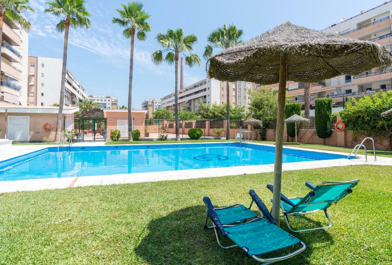 Charming Apartment On The Beach - Pool And Parking Málaga Extérieur photo