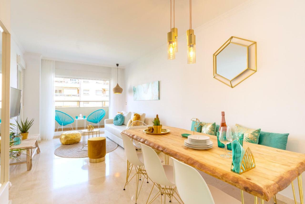 Charming Apartment On The Beach - Pool And Parking Málaga Extérieur photo