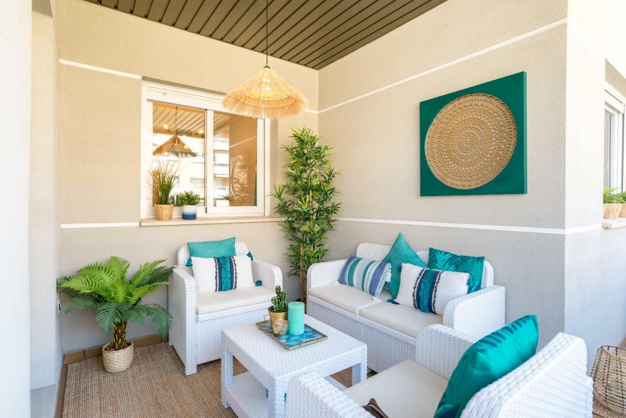 Charming Apartment On The Beach - Pool And Parking Málaga Extérieur photo