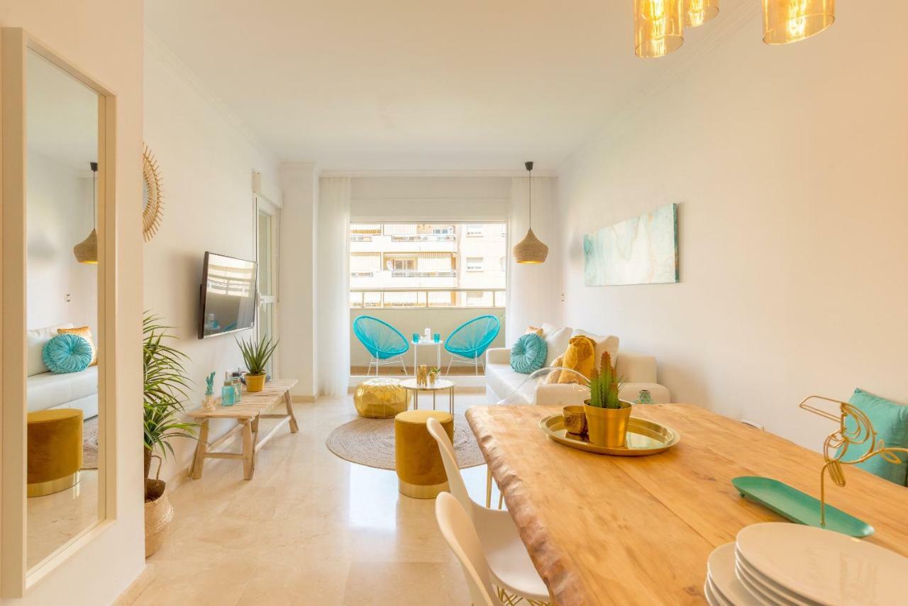 Charming Apartment On The Beach - Pool And Parking Málaga Extérieur photo