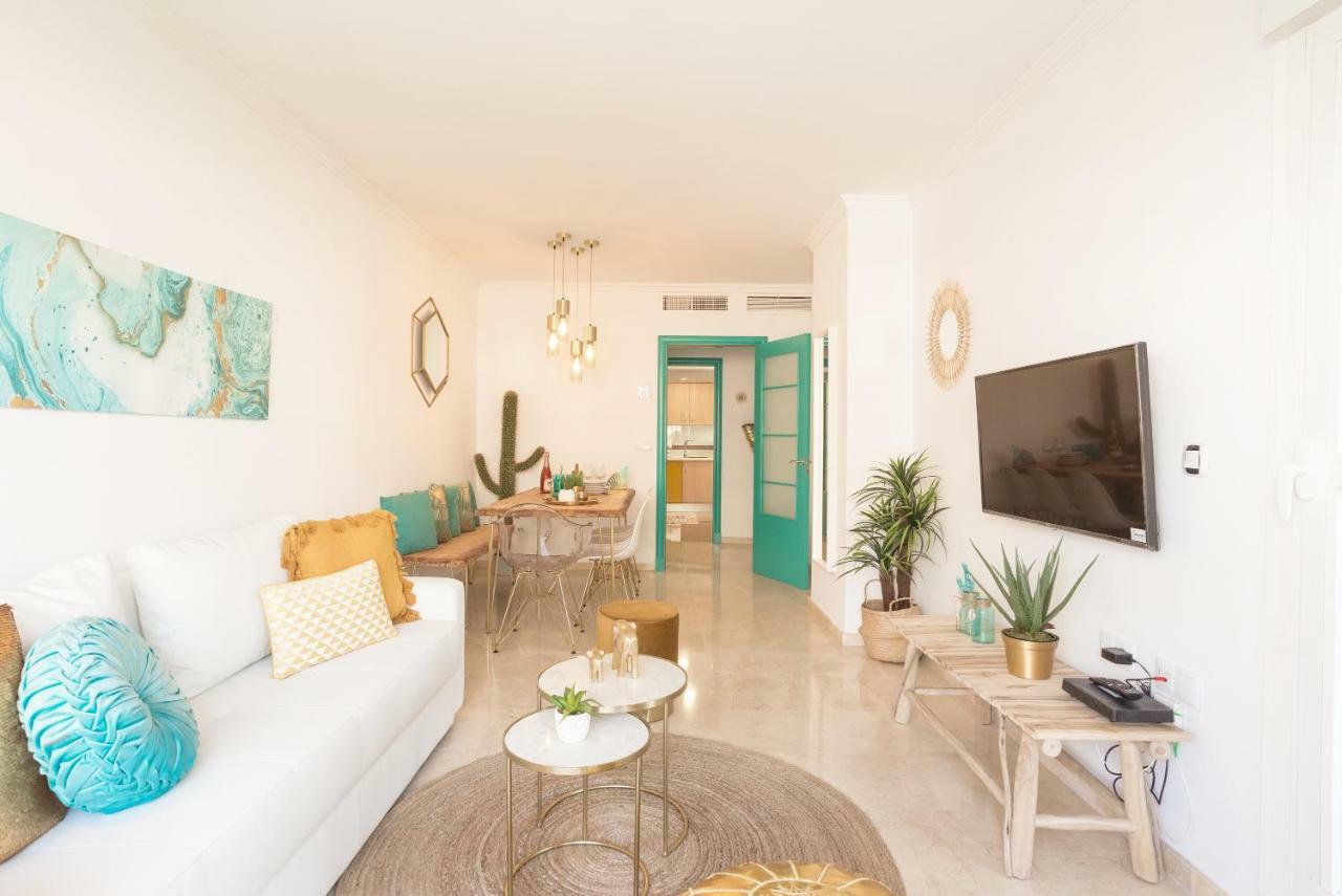 Charming Apartment On The Beach - Pool And Parking Málaga Extérieur photo