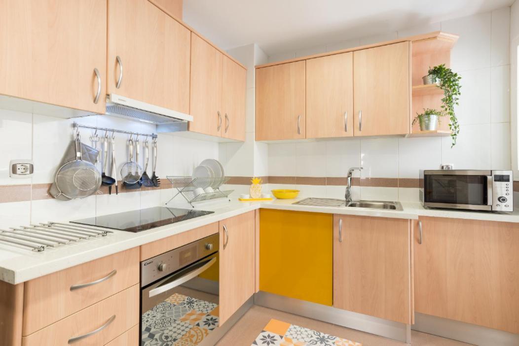 Charming Apartment On The Beach - Pool And Parking Málaga Extérieur photo